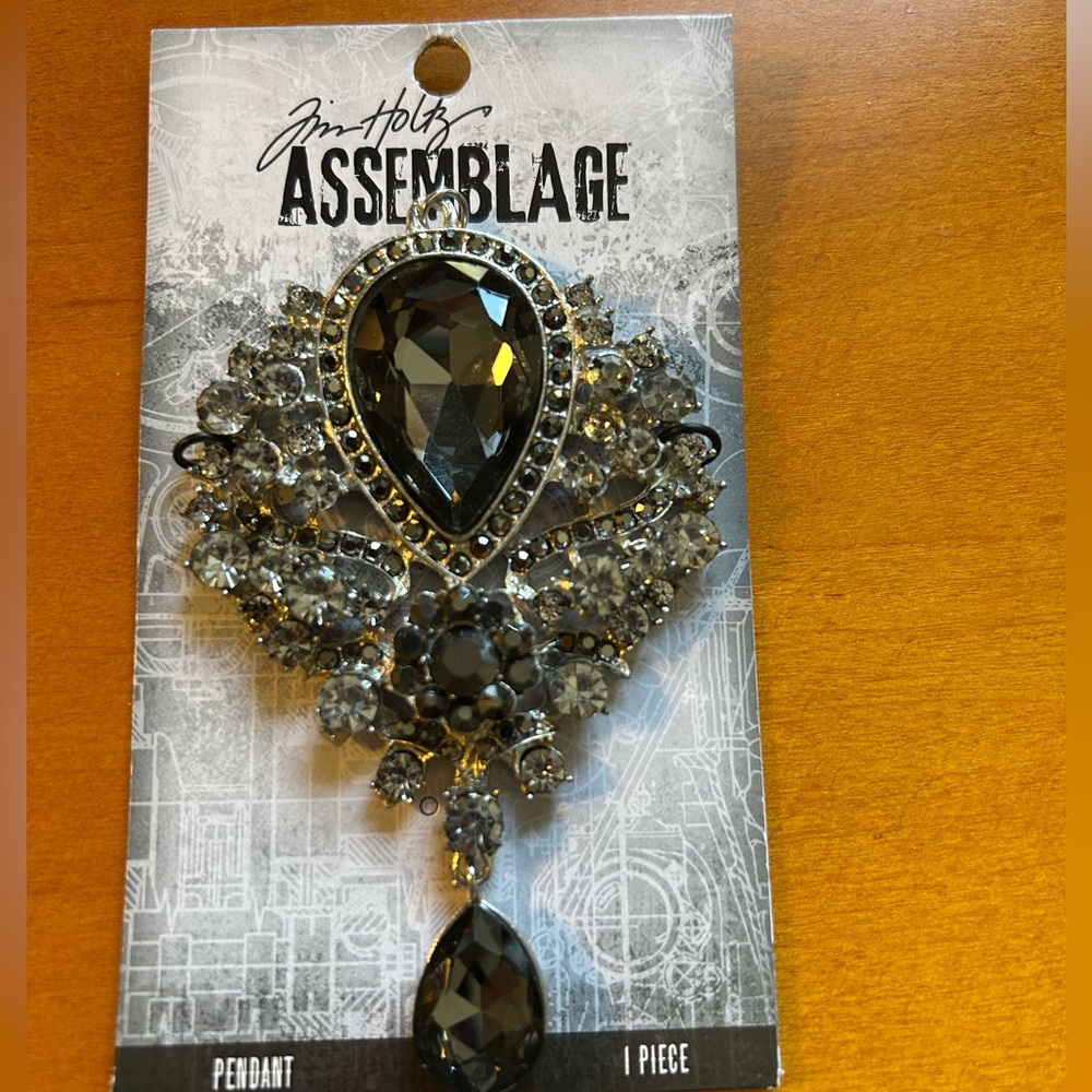 NWT Tim Holtz Assemblage “Crystal Elegance” Black and Silver Pendant